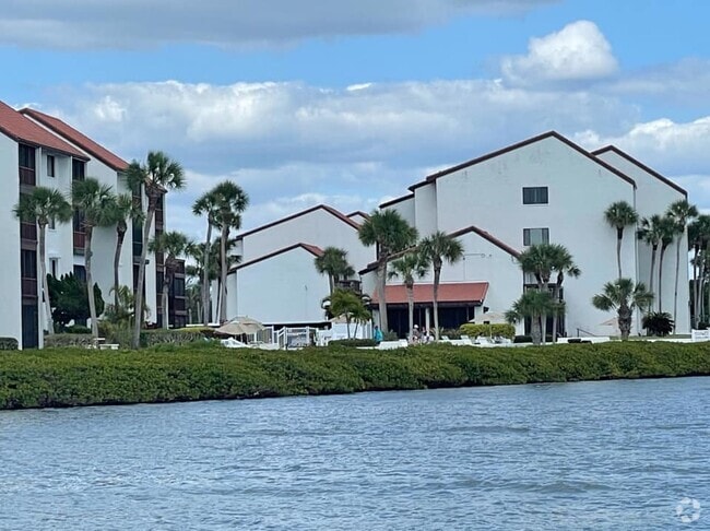 Building Photo - 1628 Stickney Point Rd Rental