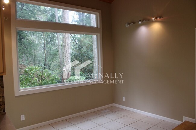 Photo - Beautiful 3BR Home in Cul-de-Sac – Loft, Deck & 3-Car Garage