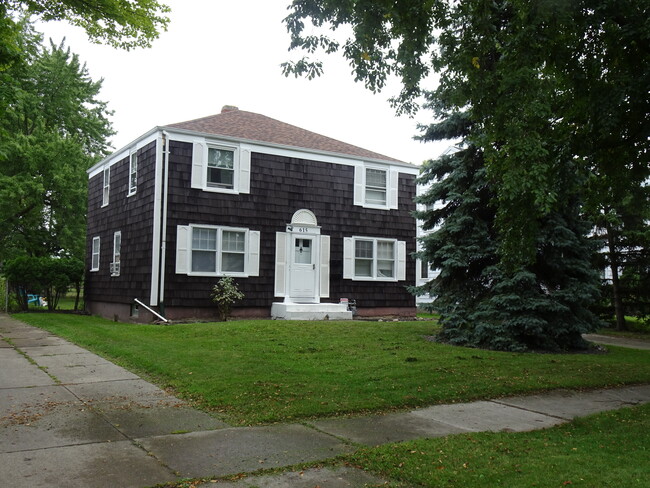 Building Photo - 615 Starin Ave Unit North Buffalo Duplex Rental