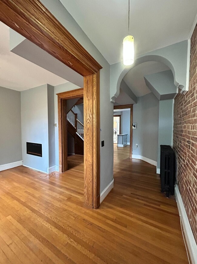 Photo - 1437 E Capitol St SE