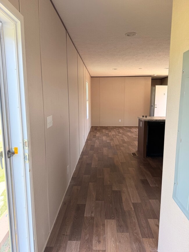 Photo - 833 Lovell Rd
