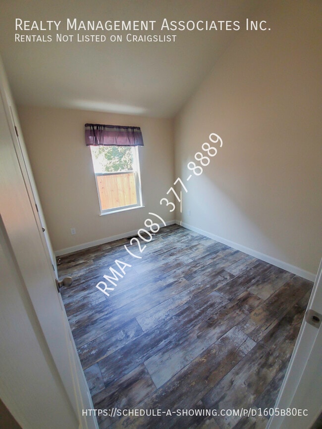 Photo - 320 S 2nd Ave