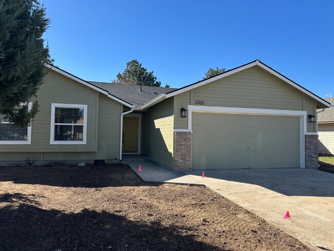 Photo - "Charming 3-Bedroom Oasis with Granite Touches in Meridian!"