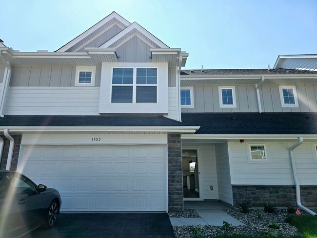 Photo - 1103 Middlefield Rd