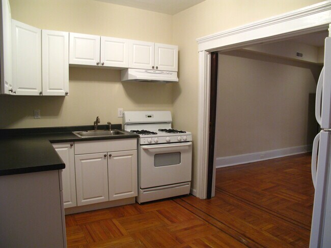 Photo - 205 W 29th St Unit 1