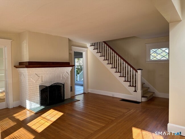 Photo - 111 Russell St