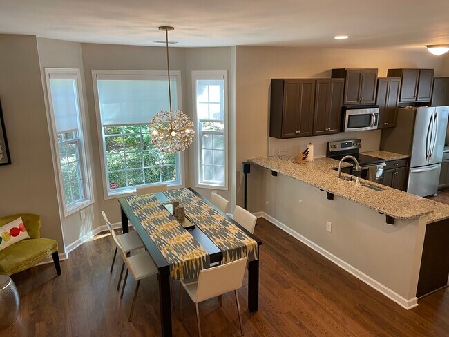 Building Photo - 844 Horton Rd