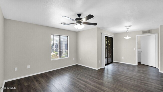 Photo - 5611 S 32nd St Unidad 2