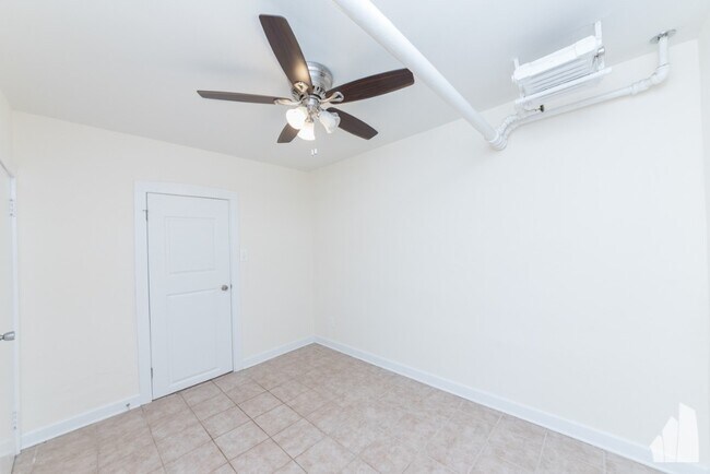 4951 N Oakley Ave Unit 1