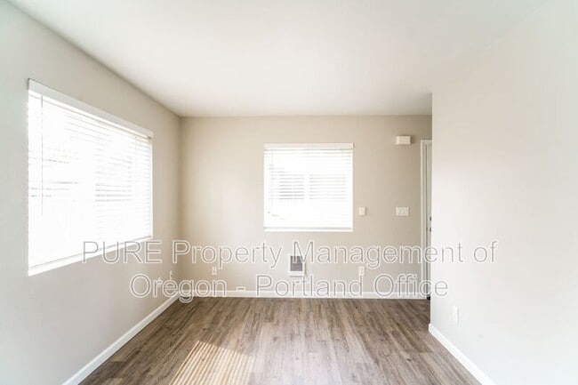 Photo - 10762 NE Prescott St