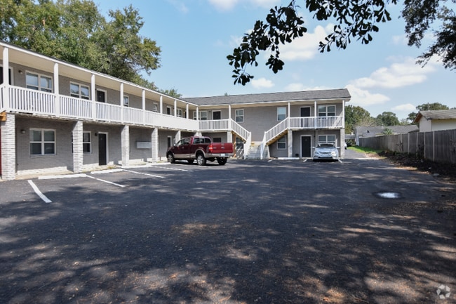 Building Photo - 1724 Ashley Hall Rd Rental