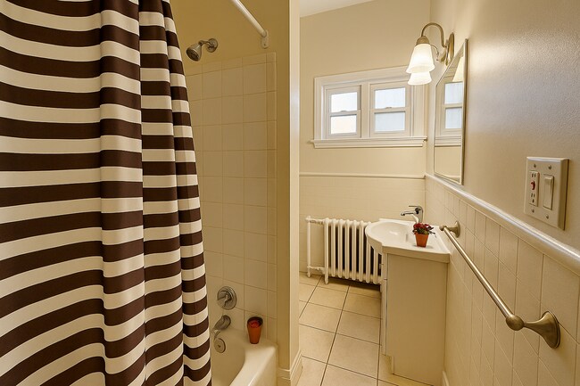 Photo - 149 MacLaren