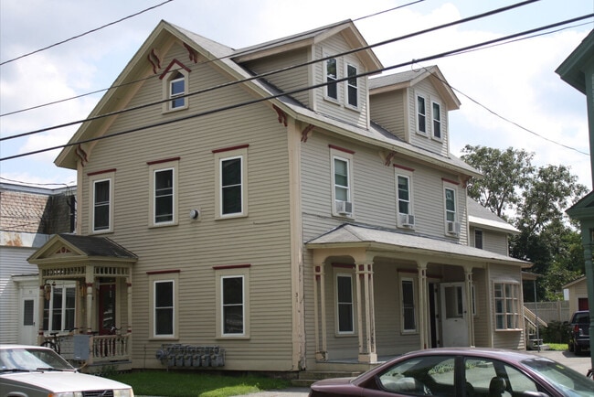 31 Loomis St