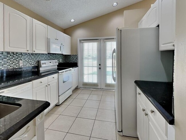 Building Photo - 927 Stanton Dr Rental