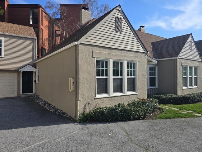 Photo - 1218 Bellevue Ave