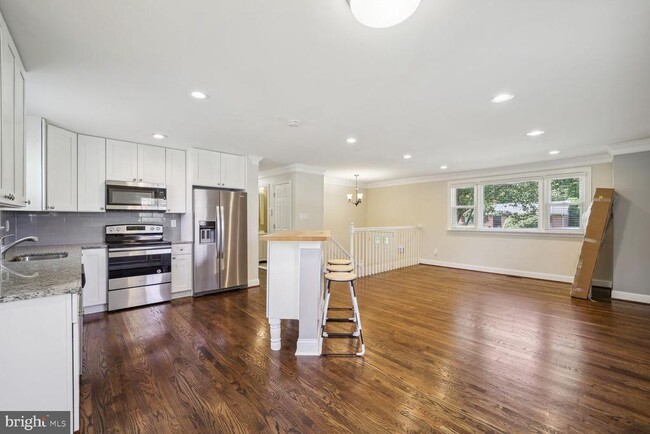 Photo - 9708 Glen View Dr