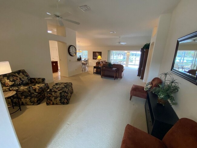 Photo - SEASONAL or ANNUAL LEASE. Large 4 Bed + 4 ...