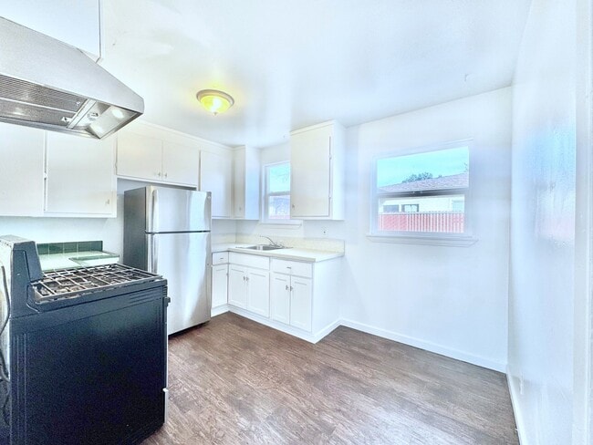 Building Photo - 277 Cherry Way