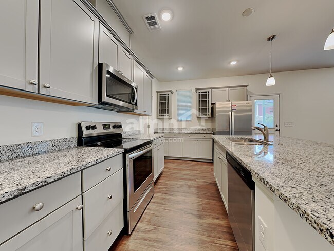 Photo - 225 Tanzania Trail