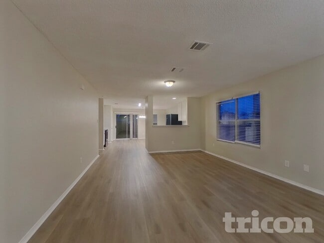 Photo - 4877 Trail Hollow Dr