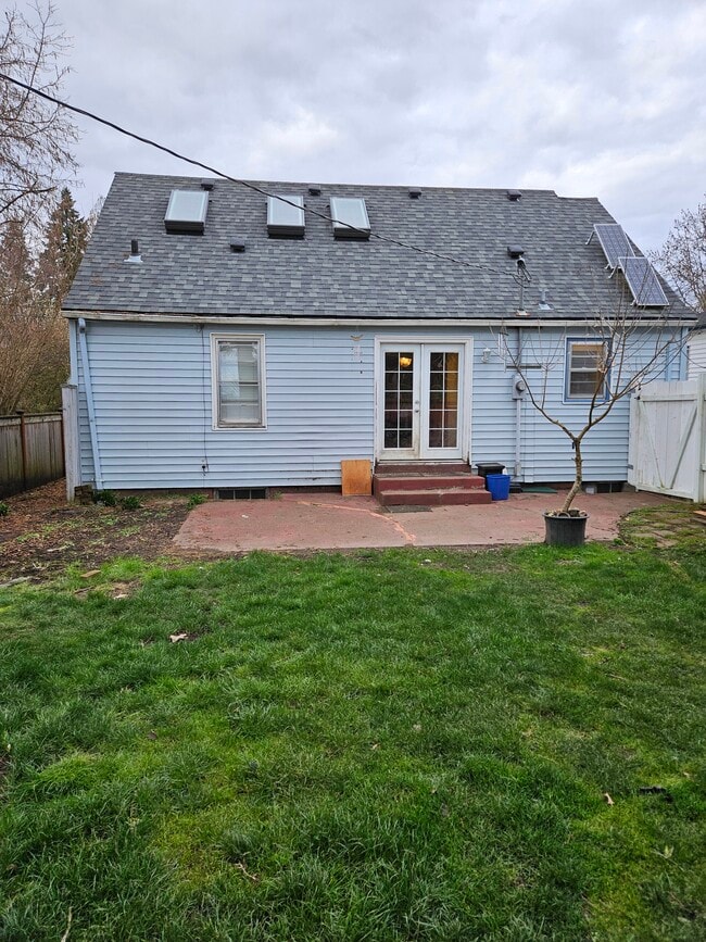 Photo - 611 W 32nd St