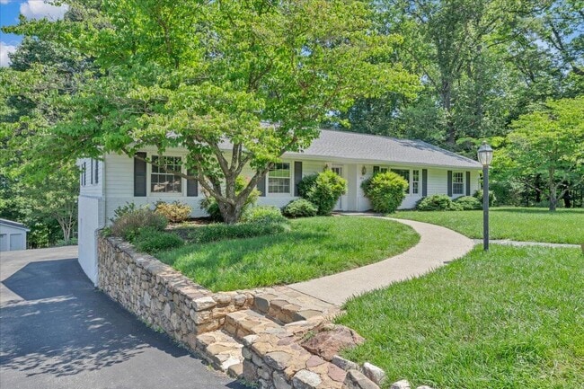 Photo - 1814 Pelham Dr