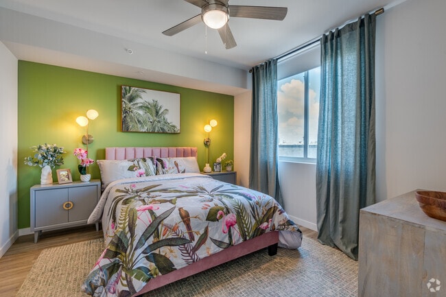 2BR, 2BA - 915SF - Bedroom