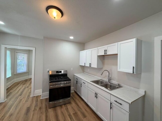 Photo - 3356 N Buffum St