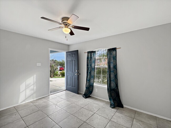 Photo - 2908 Green St