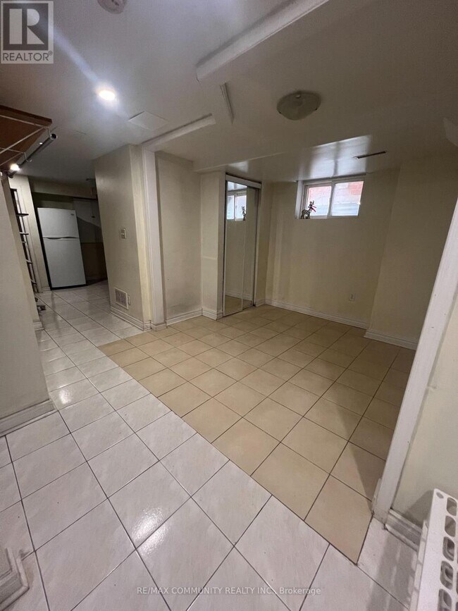 Photo - 39 Briarglen Ct