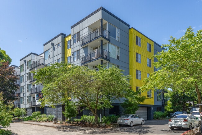 Building Photo - 5819 Glisan Rental