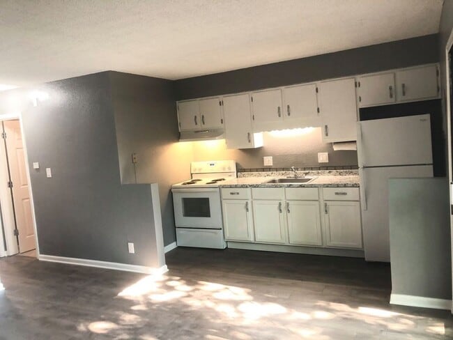 Photo - 300 N Thorpe St