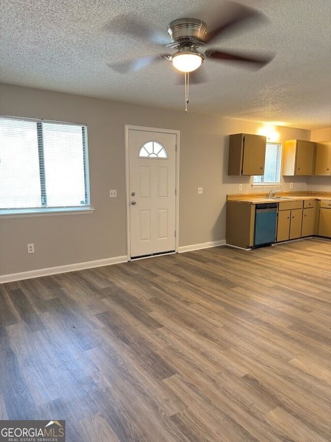 Photo - 107 Sea Parc St