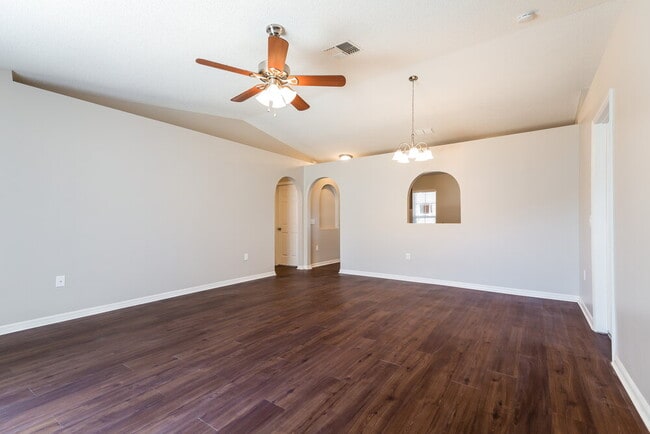 Photo - 2956 Tikimber Way