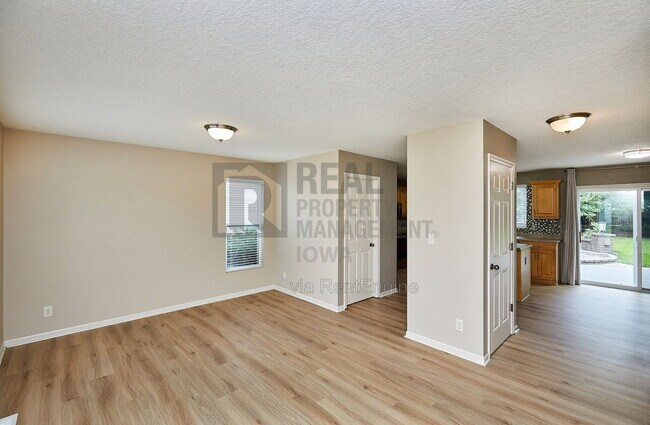 1450 SE Rosewood Ct