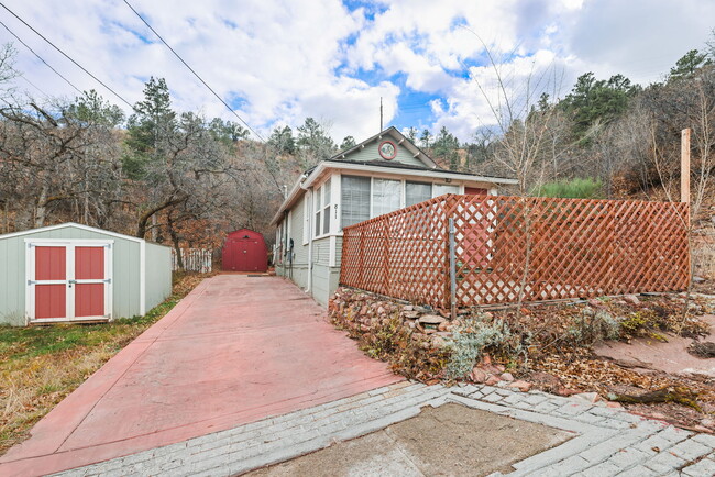 Photo - 811 Shoshone Pl