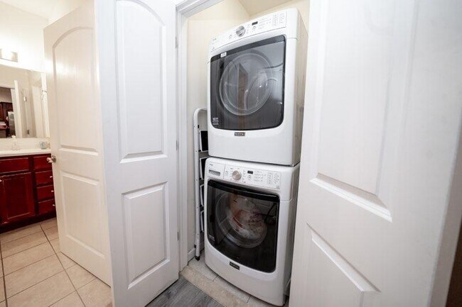 Photo - 5903 Jefferson St Unit 302