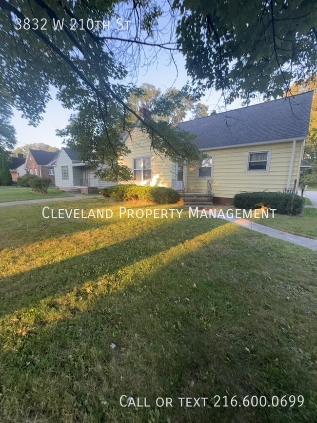 Building Photo - 3832 W 210th St Rental