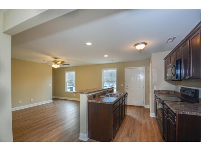 Photo - 2229 N Greenwood Dr