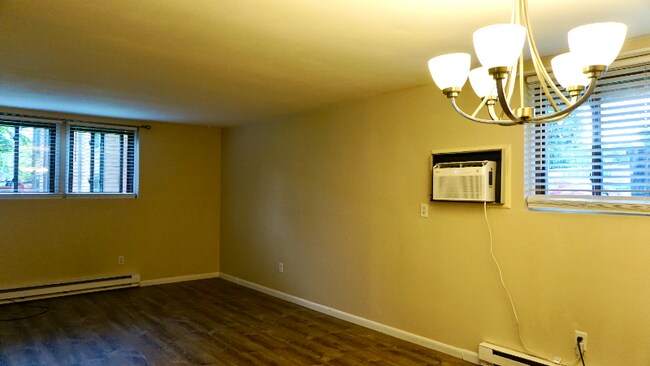 Photo - 555 Village Blvd N