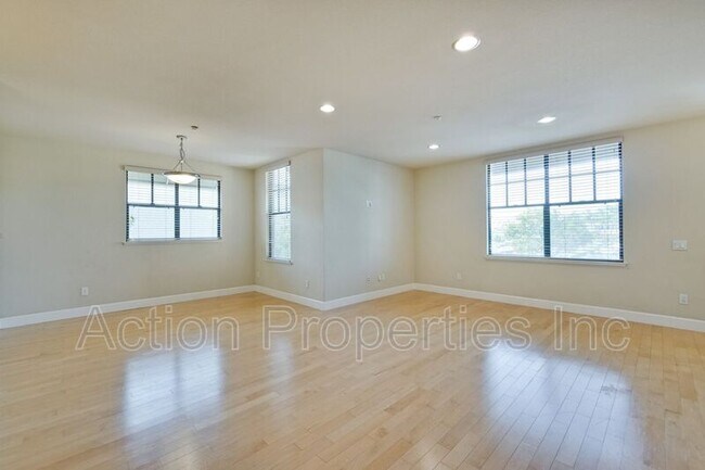 Photo - 1765 E Bayshore Rd