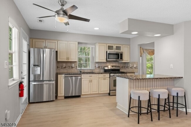 43 Sapphire Ln