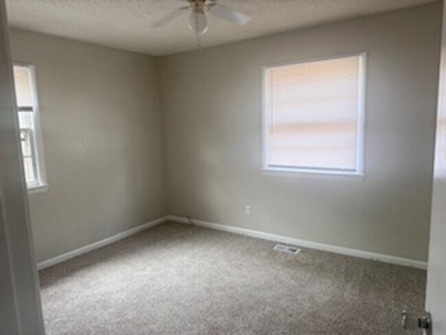 Photo - 124 Wilson Ct