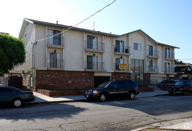 11520 Menlo Ave - 11520 Menlo Ave