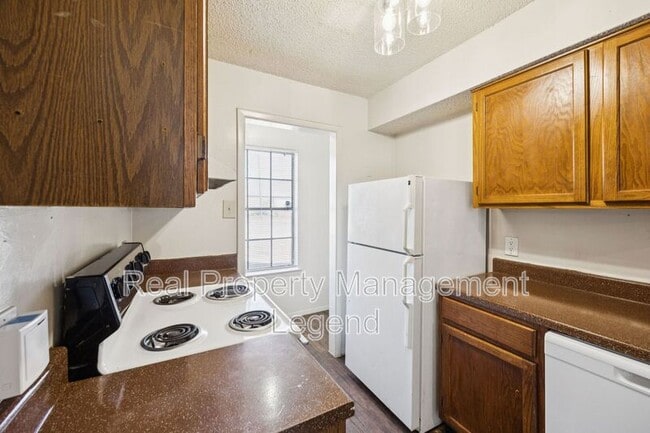 Photo - 8109 Silver Creek Rd