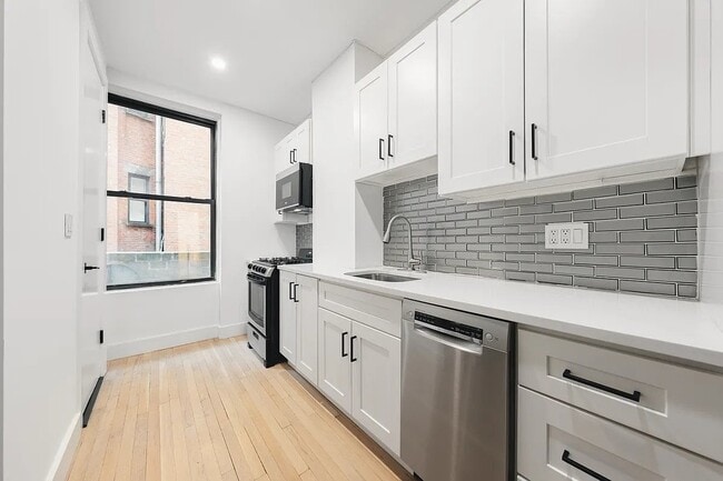 Photo - 425 Amsterdam Ave Unit 2SA