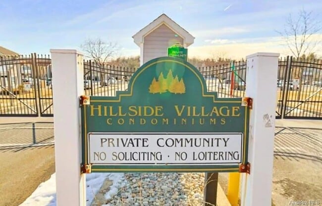 Building Photo - 100 Hillside Dr Unit E4