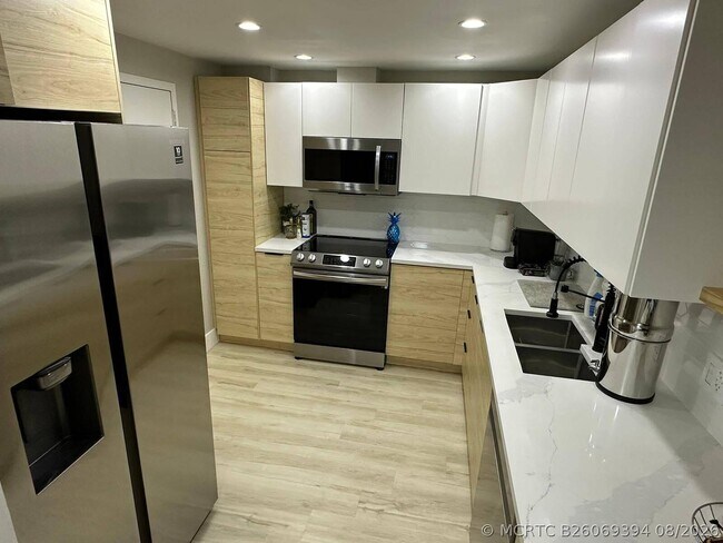 Photo - 427 Golden Isles Dr Unit 4I