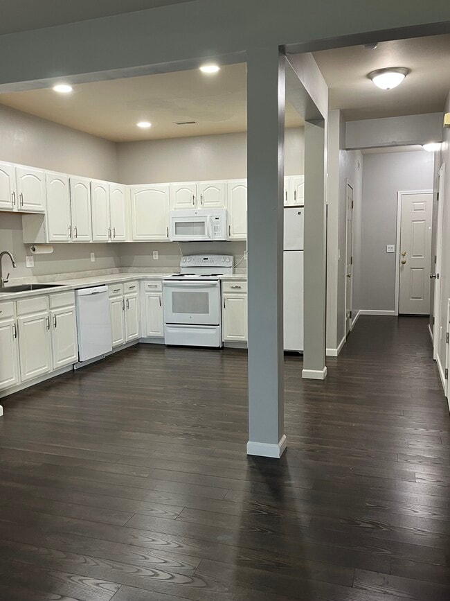 Photo - 4020 Gentry Ln