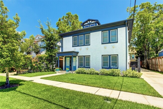 Building Photo - 2417 Huldy St